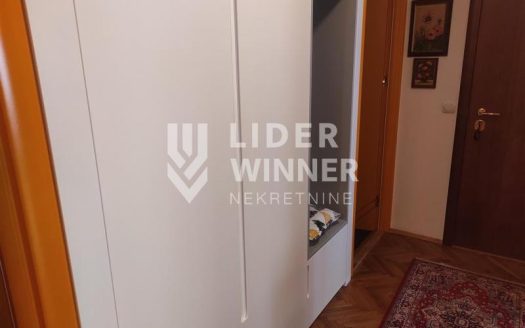 Kompletno renoviran i opremljen 3.0 stan