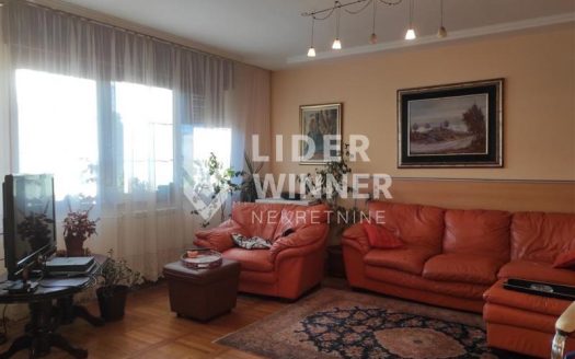 Stan na atraktivnoj lokaciji, 2 terase