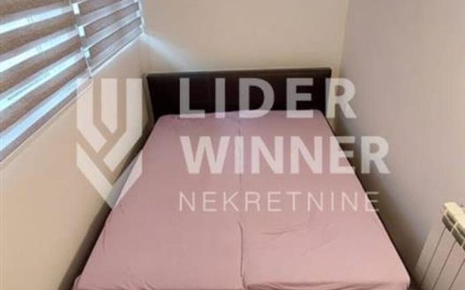 Stan u urednoj zgradi na top lokaciji