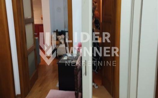 Lux novogradnja sa garažnim mestom