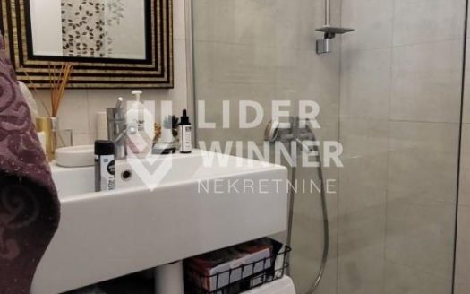 Lux stan na dobroj lokaciji