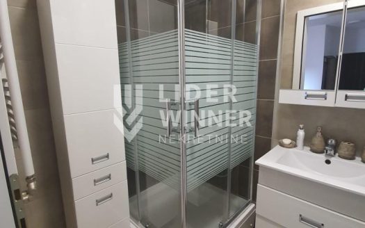 Sa privatnim parking mestom