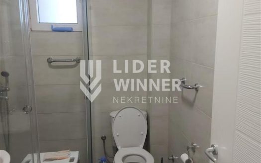 2.0 stan u odličnom stanju, Ledine kod Hollywood-a