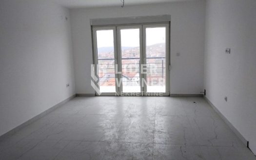 Nov 3.0 stan -uknjižen sa parkingom