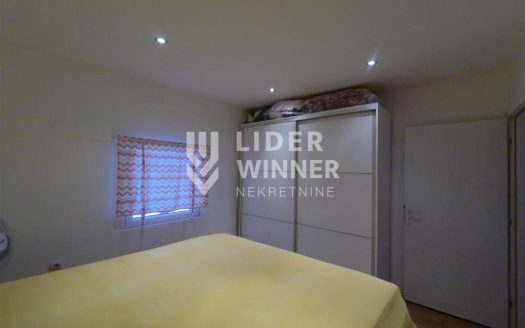 Kuća sama na placu od 4a