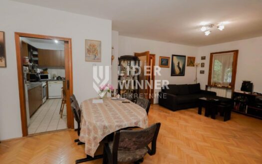 U mirnoj ulici, odlična kuća